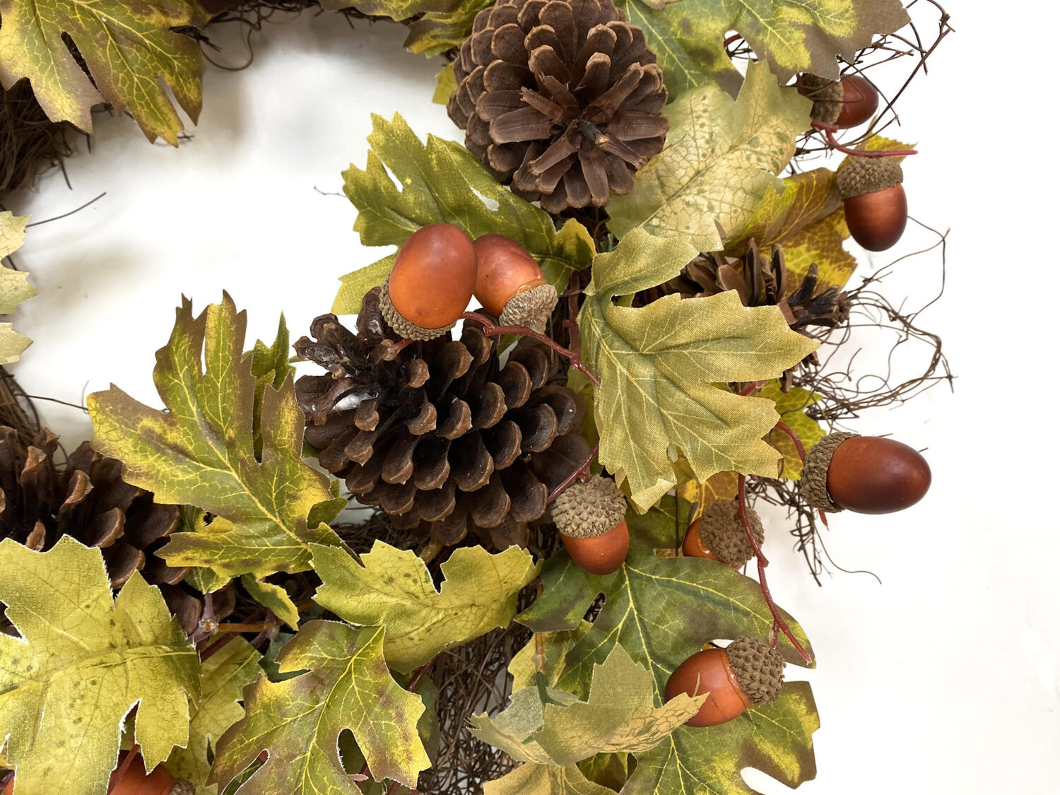 Acorn and maple leaves, wreath